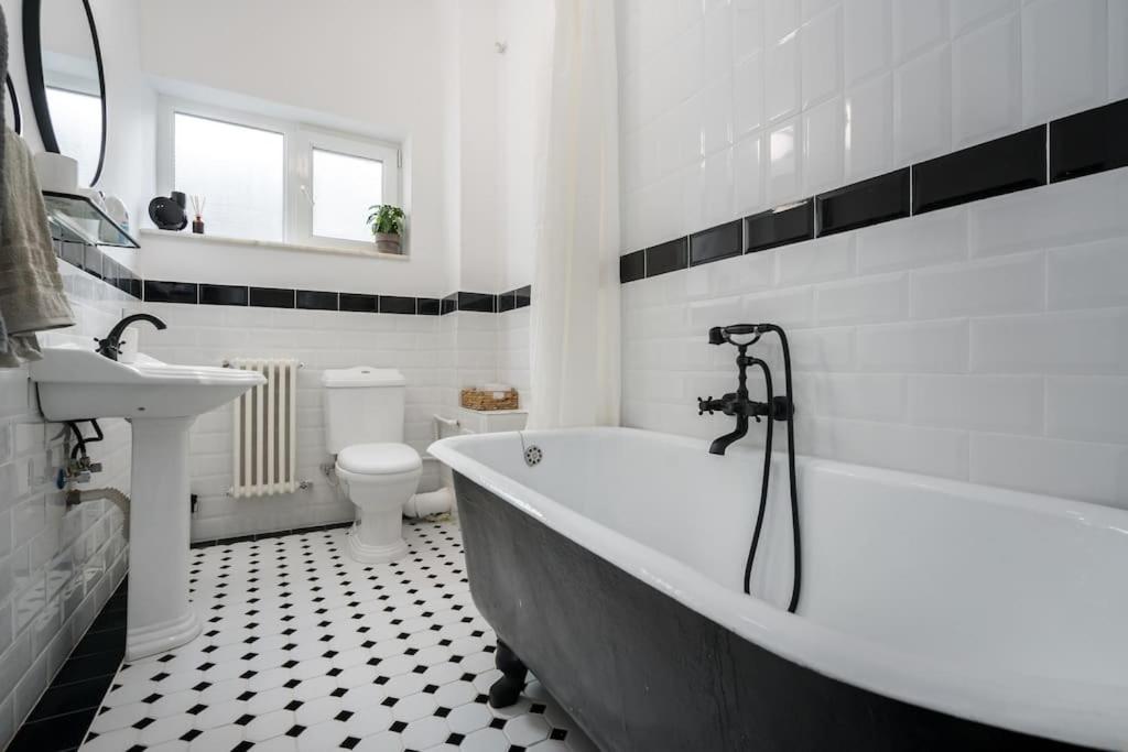 Exquisite Art Deco 2Br Apartment Prime Location Bükreş Dış mekan fotoğraf