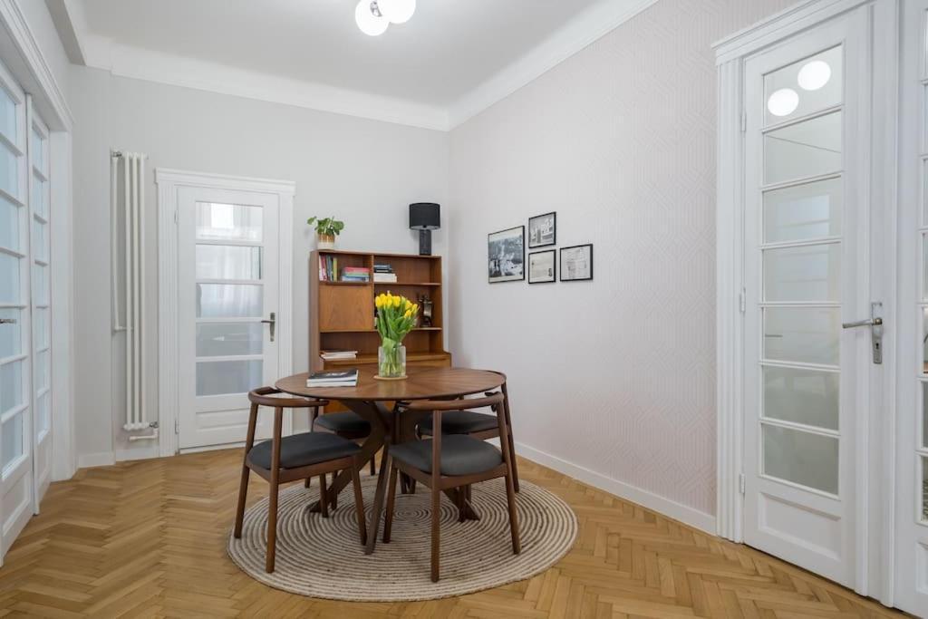 Exquisite Art Deco 2Br Apartment Prime Location Bükreş Dış mekan fotoğraf