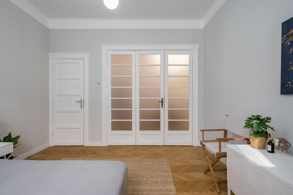 Exquisite Art Deco 2Br Apartment Prime Location Bükreş Dış mekan fotoğraf